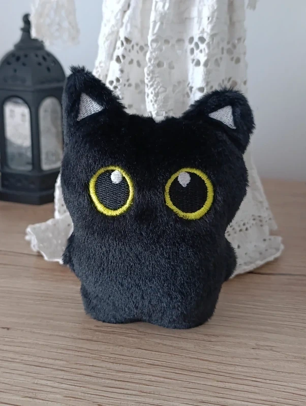 Pluszowy brelok czarny kot - obrazek 2