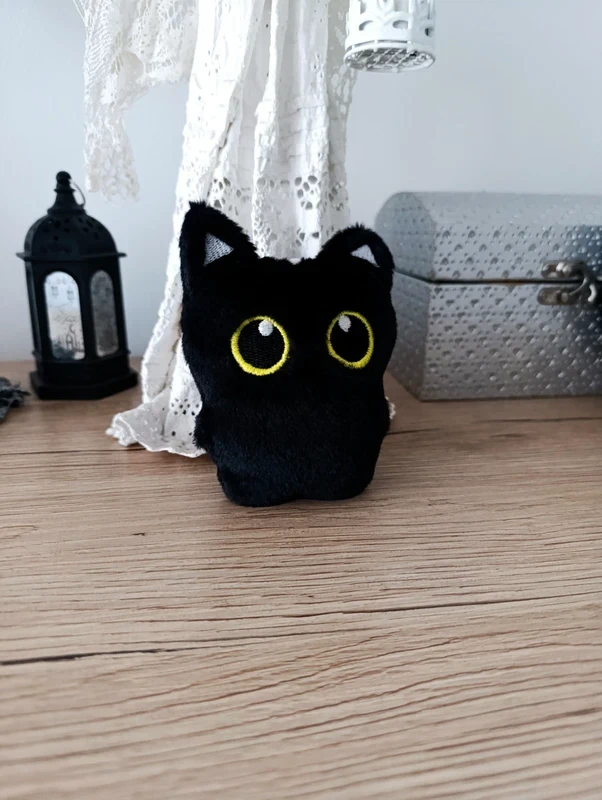 Pluszowy brelok czarny kot - obrazek 4