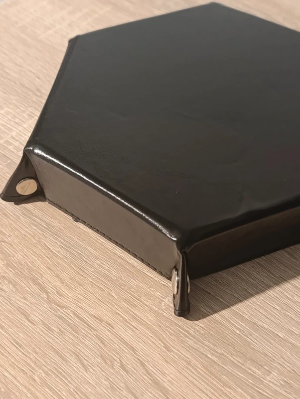 Składana taca na kości RPG i DND – sześciokątna, czarna z PU - obrazek 6