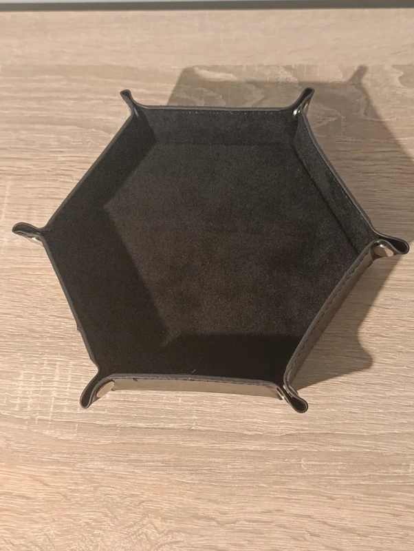 Składana taca na kości RPG i DND – sześciokątna, czarna z PU - obrazek 2