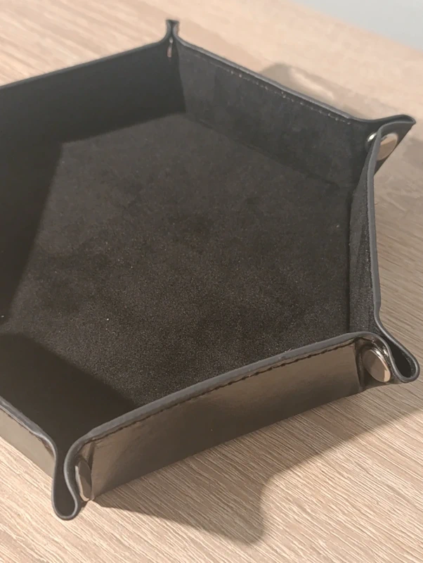 Składana taca na kości RPG i DND – sześciokątna, czarna z PU - obrazek 3